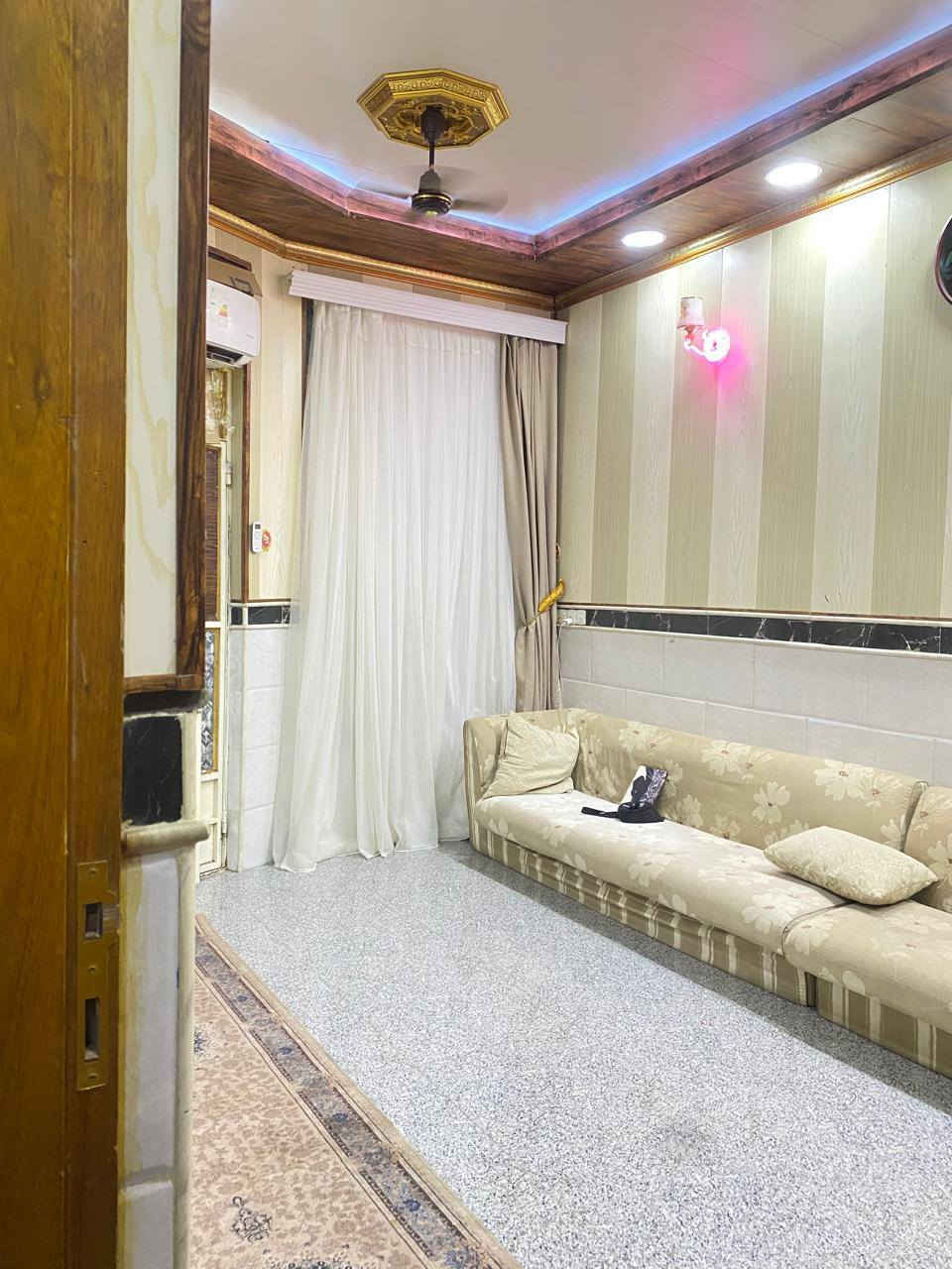 بيت للبيع 100 متر طولاني
عكاده طابق واحد نضيف وبناء 
جديد عنوان نهاوند ال11 ألف
قريب عل بطاقه الوطنيه 
ولمدارس قريبه مشي دقيقه
سعر(80) وبي مجال قليل للاستفسار أكثر
*********** واتساب متواجد
