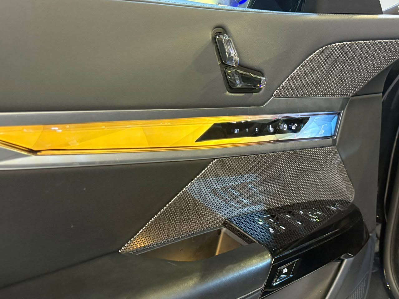 ⁨ ⁨ ⁨ ⁨ ⁨ ⁨ كوردى / عربي
درووستکراوی : BMW
مۆدێل:740i Mpakch
ساڵ :2023
بزوێنەر :V6 twin power torbo
بگۆری بزوێنه‌ر : AUTOMATIC
سوتەمەنی : بنزين
دۆخ :ئەمریکی کلین
ماوەی رۆشتوو : ٤٤ميل
ـــــــــــــــــــــــــــــــــــــــــــــ
النوع : BMW
الموديل :740i Mpakch
سنة الصنع : 2023
المحرك : V6twin power torbo
ناقل الحركة : AUTOMATIC
نوع الوقود : بنزين
الحالة : امريكى كلين
عدد الأميال : ميل٤٤
‌‌‏ Zauto
‌‌‌‌‌‎📱 للاستفسار يسعدنا تواصلكم معنا على الأرقام التالية
‌‌‌‌‌‎📱بۆ زانیاریی زیاتر خۆشحال دەبین بە پەیوەندیتان بە ژمارەکانی
***********
***********⁩⁩⁩⁩⁩⁩ أربيل, العراق
