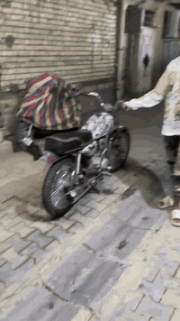 سلام عليكم دراجه ايراني للبيع نامه اربعه كير تخم تاير جديد +عقل رياضي تانكي اموشم هوه وصفاحه مكينه فقط مبدل ولفات على مود السرعه عنواني بغداد الشعله ***********
