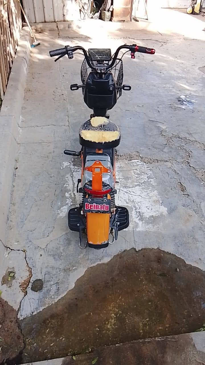 دراجه شحن حجم 14 للبيع
لون مشمشي
سرعه 45
فول مواصفات
بطاريه نص عمر
دراجه حلوه ونضيفه 
3 گير
السعر 250 الف 
وبيها مجال حك الجيه 
المكان 📍
بغداد العامريه نهايه شارع المضيف
واتساب 
***********
