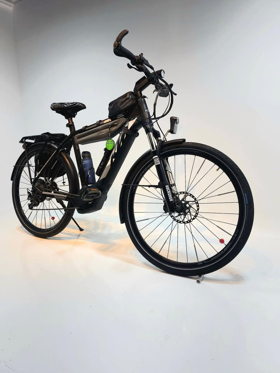 سلام عليكم باسكل موصفاتة مذكورة بل صورة مشيتة تقريبن ٤٥٠ كيلو صدك باسكل يعني مال رحلات سعرة ٧٥٠ الف هايربد عله فكرة ***********
