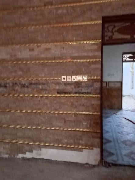 متوفر الان بيت #للايجار
موقعه #حي_الفرات_قرب_بيت_العادلي 
مقابل اسواق زهوره يحتوي على غرفه نوم وصاله ومطبخ واستقبال وصحيات داخليه وخارجيه وطارمه أرضيته صب البيت بناء حديث ومرتب ونضيف

#ايجاره_250_الف_مع_الماء_والكهرباء 
للاستفسار اكثر
#واتساب_اتصال_***********
أو مراجعه مكتب السند للعقار الكائن في الجزائر شارع المطاعم مقابل مدارس التفوق الاهليه
