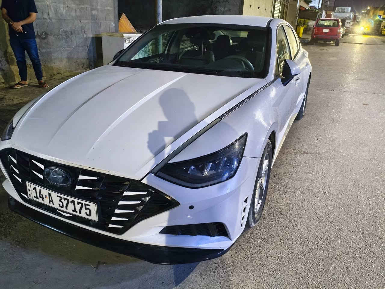 السلام عليكم
‏سوناتا ابيض للبيع 
مديل 2021
السعر175 $ بيها مجال 
امريكي رقم بصرة باأسمي وكالة عامة 

المحرك 2500 بلاد لاتنقيص ولاتبخير 
مواصفات :
گير دكم
رادارات امامية وخلفية وجانبية 
نقطة عمياء 
قيادة ذاتية 
دخول ذكي
كروس مثبت سرعة 
شاشة كبيرة 
هند بريك كهربائي
لد امامي وخلفي
اشاير بلمري 
كامرة دواره
4 انضمة قيادة 
اوتو هولد  
تدفئة مقاعد 
مكاني بصرة


**إذا كنت صاحب هذا الإعلان وتريد حذفه لأي سبب، رجاءا أرسل رسالة إلى الدعم الفني**