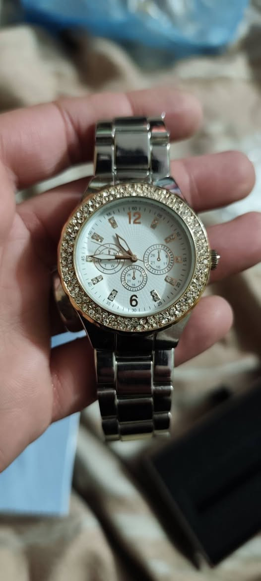 KINYUED
الساعه المزاد من 50 الف
الحجز واتساب ***********
