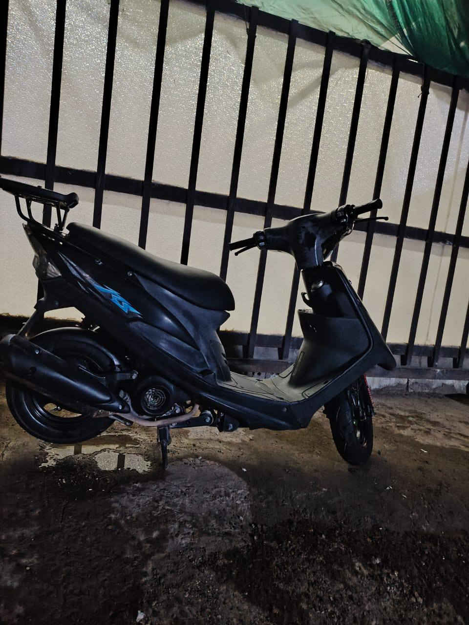 سلام عليكم دراجة ماكس عدلة مكفولة كفالة عامة نكرة كهربايات كاملة ختم وية شاصي  زوج تايرات جلاتين اصلي كاملة متكاملة  لعنوان بغداد تقاطع دريش ***********.       سعر   850
