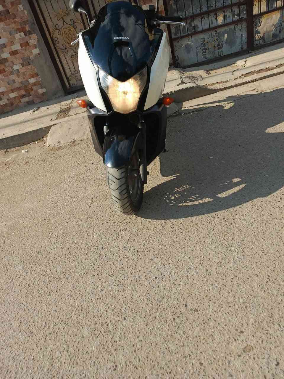 السلام عليكم
دراجه هونداي فاز M.F.0.11 ياباني مكينه 255cc 
مكينه ممفتوحه مكفوله ماشيه 31 الف حقيقي دراجه نضيفه استخدام قليل جاهزه مابيها كل نقص ماعده الواقيه مال الصالنصه كهربائيات كلها شغاله السعر 16 وبيها مجال للشراي رقم *********** بيه واتساب
