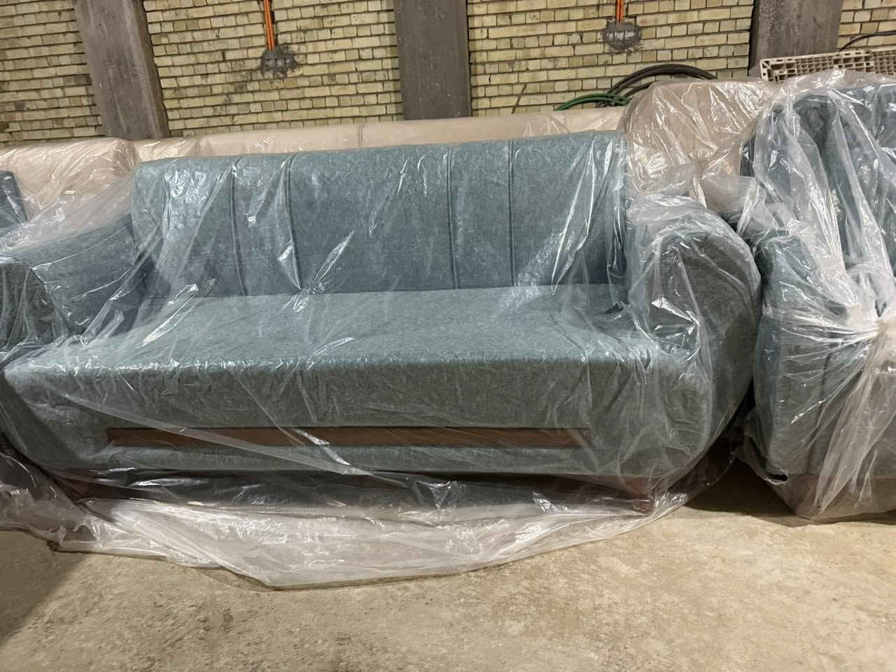 وصلتنا بظاعه جديده اتخامة 10 مقعد
450 الف معرض ضياء شارع الخليج 
***********
