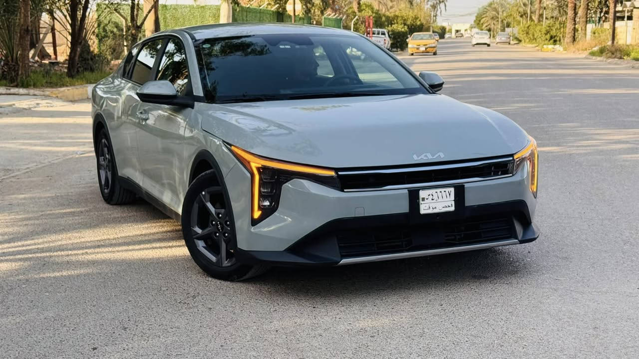 السلام عليكم حبايب 
مكاني بغداد طريق بسماية القرية النفطية 
رايدها ١٧٧ وبيها مجال الشراي يتصل وبخدمتة 
***********
‏Kia K4 
موديل ٢٠٢٥ 
حادثها فقط بنيد بدون دواخل بدون ايرباك 
فول موواصفات عدة الفتحة 
مكينه ٢٠٠٠ دوش 
منفيس بسمي 
مدفوع كمرك 
ومصلح وكامل 
فقط الرقم
