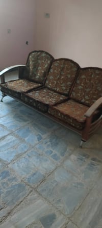 تخم ماليزي قنفه عدد 1 وكرسي عدد 2 السعر 175 الاتصال على الرقم 07712728...