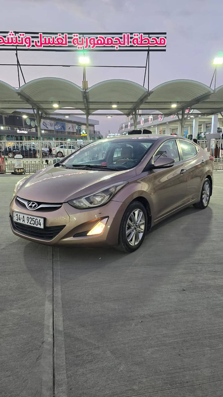 آلسلام عليكم
هونداي النترا خليجي موديل 2015 
خليجي كفاله عامه نص فول ماشيه 150 الف كيلو متر
سياره احسب زيرو تراي البالك سبير مانازل 
نصبتها احله من صور بيها طختين على حطتهن موضحات بلفيديو
رقم بصره دولي اريد تحويل 
مكانها البصره 
120 وبيها مجال قليل
***********
