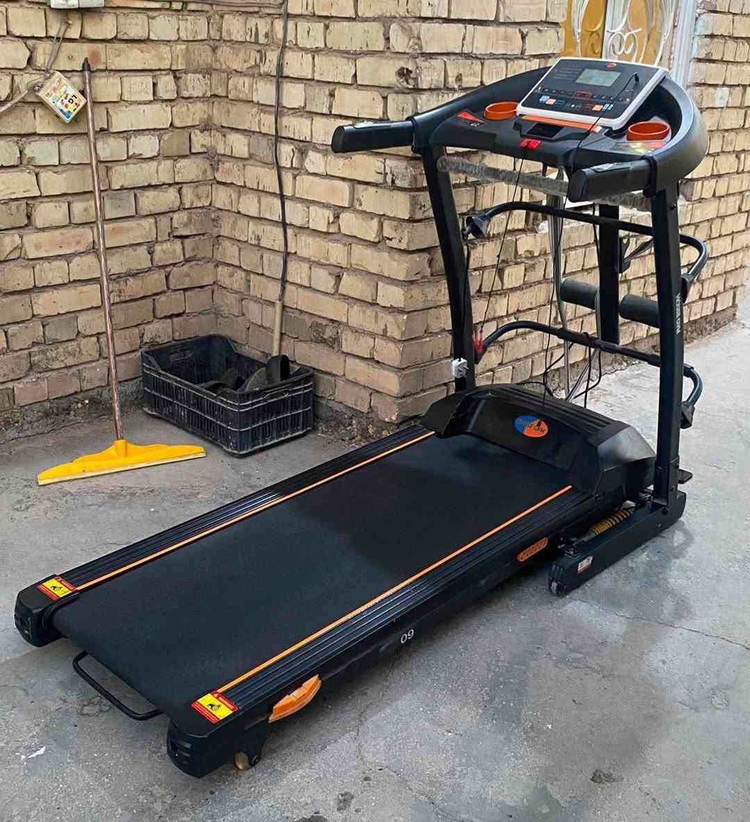 جهاز جري نضيف اخو جديد 
يتحمل وزان170كيلو دبل مطور 
جهاز نضام جبلي ارتفاع ونزول 
بي جهاز تكسير شحوم مع حزام بطن 
بي مروحه تبريد كامل اوكس فلاش 
سعر300عنوان بغداد جسر ديالى قديم 
توصيل موجود شراي خاص او  ***********
