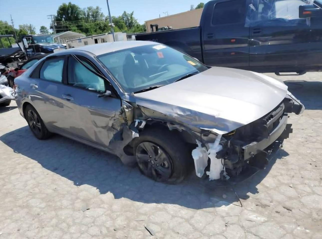 السلام عليكم ورحمة الله  وبركاته هونداي النترا موديل ٢٠٢٢ وارد امريكي  حادثه  موظح بل صور    لون رصاصي .  عداد المشي ٥٢ مايل   رقم اربيل بسمي  تحويل مباشر العنوان بغداد  زعفرانية     رقم  التلفون  *********** بغداد, العراق
