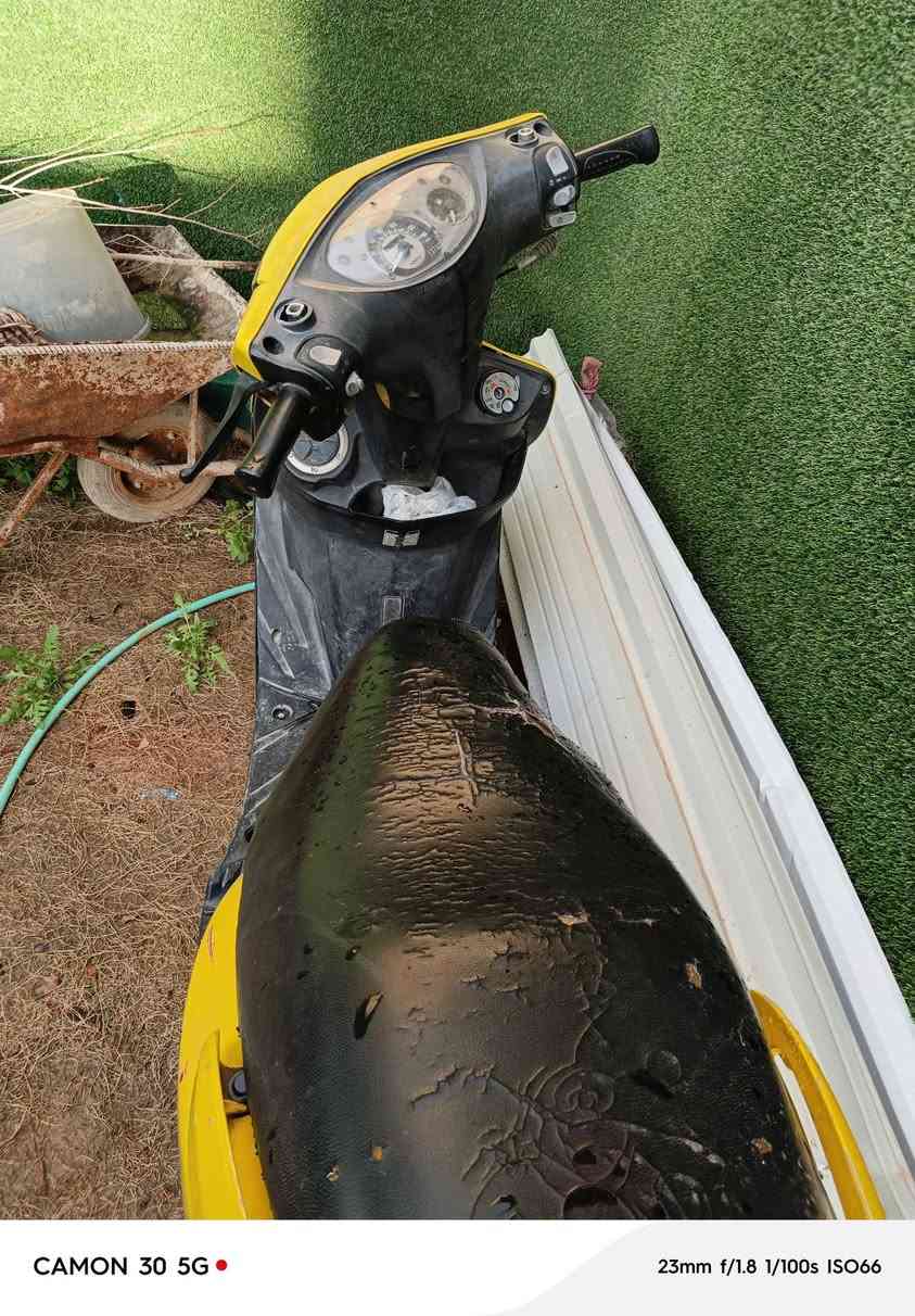 سلام عليكم اخوان عندي هاي دراجة ثعلب نكرة سلف شغالة كلشي شغال بيهه بس طلع بيهه صوت يمكل كلج مادري شغالة اوتمشي قفل 250الف مكان شعلة شارع هباوي اخوان اكرر طلع بيه صوت كالوكلج بعدمادري شغالة اوتمشي


**إذا كنت صاحب هذا الإعلان وتريد حذفه لأي سبب، رجاءا أرسل رسالة إلى الدعم الفني**