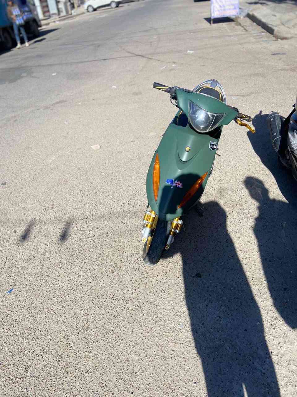 سلام عليكم ماكس عدله مزوده بوشه 55  الدراجه مصبوغه لون زيتوني طافي مكاني بلدديات سعرها 700 وبيها مجال ***********
