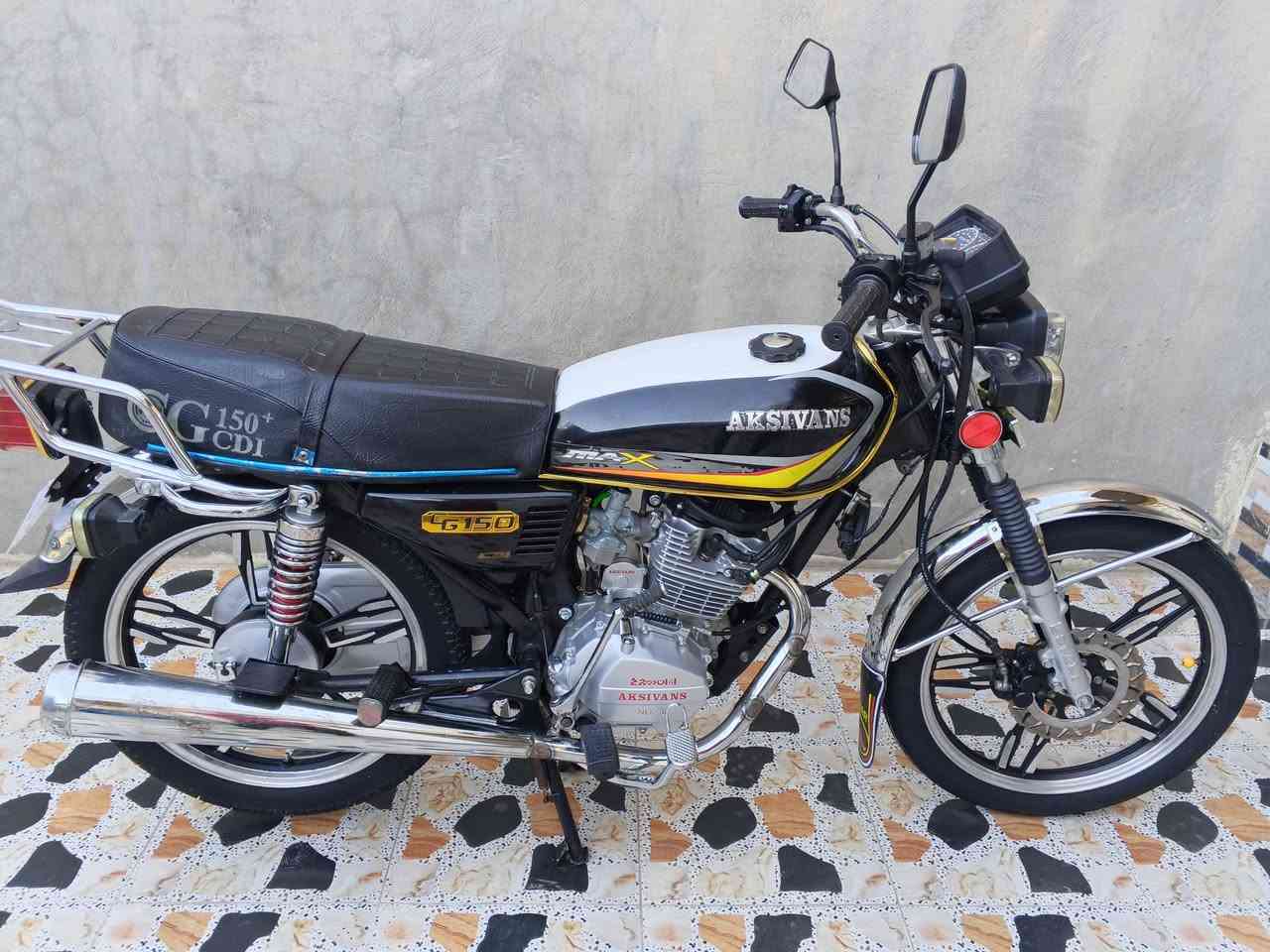 دراجه نضيفه اخت الجديده موديل 23 زيرو مناقصهة أي شي محرك اخرس ورقه منفيس السعر 725 وبيه مجال بصيط جدا مكاني الرمادي التأميم رقمي ***********
