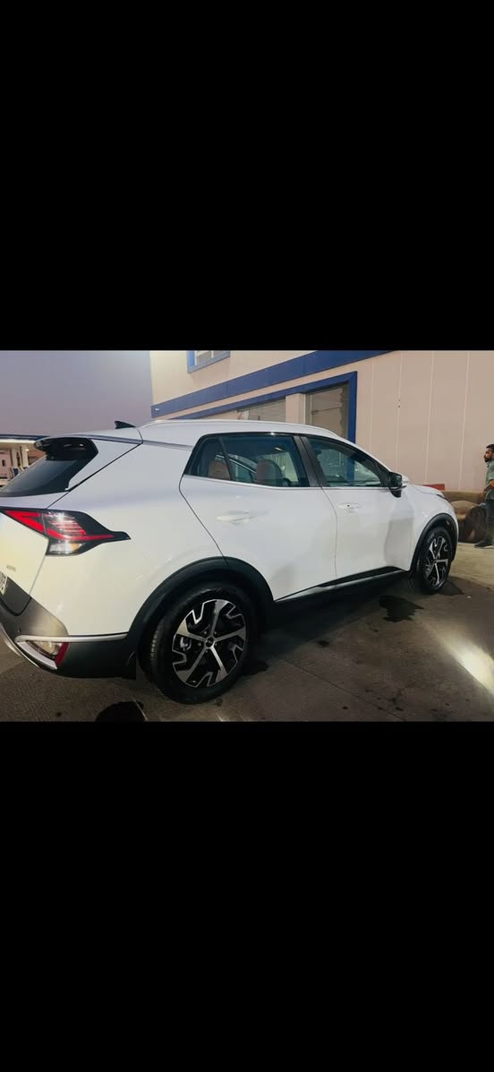 سلام عليكم
كيا سبورتج موديل 2024 خليجي وكالة نم 
ماشيه 41000 قابلة كيلو متر  قابلة للزيادة رقم اربيل دولي بسمي 
محرك دوش 2000 
السيارة مكفولة من صبغ 
المواصفات
بصمه
تشغل عن بعد ردار جانبي
ترحيب عند الاقتراب
مري شفط
شاشه كبيرة
كامره دواره
اشاير بي مري
حساس خلفي
تبريد قطعتين لمس ومنفصل
مرايه داخليه تعتيم
حساس مطر
لايت لد
بكلايت لد
بروجكتر لد
هندبريك بصمه
تحكم جهتين إستيرين 
شفتات ستيران
اوتو هولد
نضام نزول منحدرات 
مانع انزلاق 
ثلاث انضمة قيادة 

السعر  22000$ وبيها مجال الطيبين 
مكان السياره بغداد بلديات 

للاستفسار
***********
محمد
