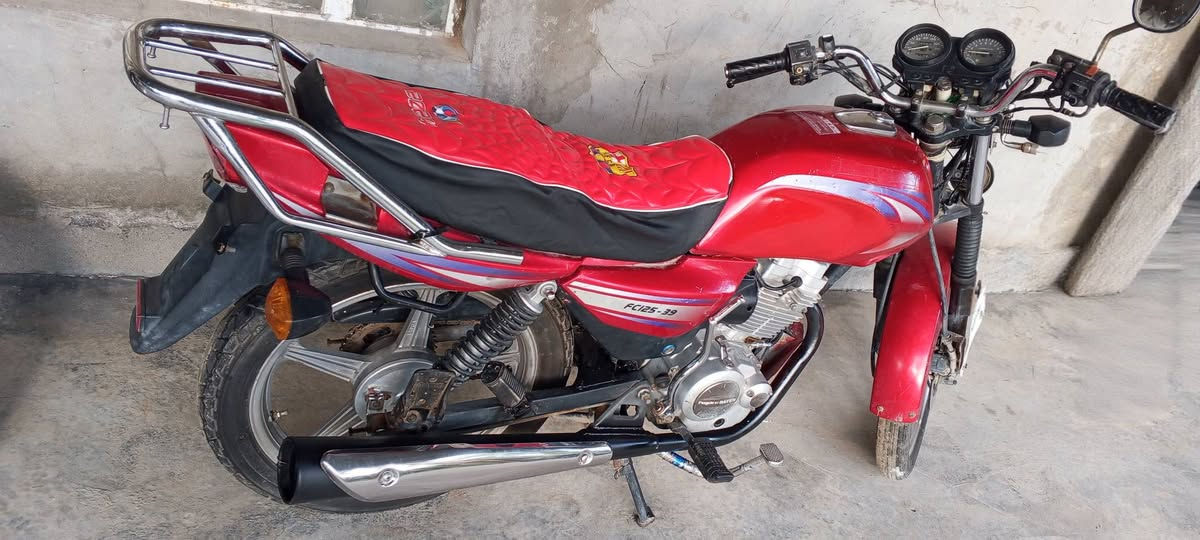 للبيع دراجه دايوان موديل2019 أوراق اصوليه دراجه مابيها اي نقص بيع مستعجل مثل ماواضح بالصور السعر800الف وهذا رقمي للتواصل***********
