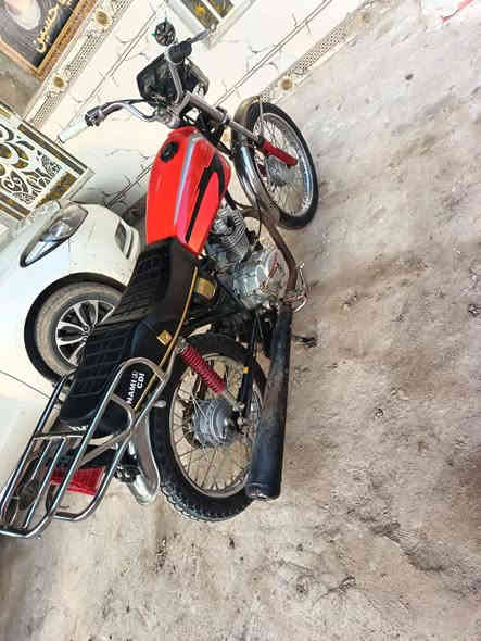 سلام عليكم دراجه للبيع ٢٠٢٠ اوراق سعره ٦٥٠ وبيه مجال  كشن جديد وتانكي وسله ويل خلفي توني شاد كهربايات كامل توه مبدله المكان( سوق الشيوخ)***********
