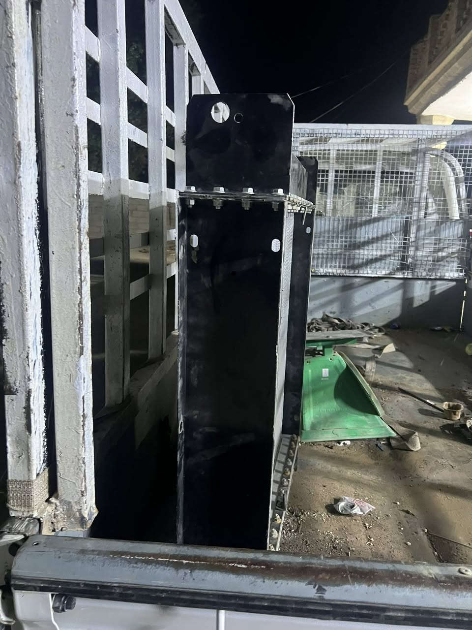 سلام عليكم راديتر البيع جديده مستخدم شي قليل لا مزروفه لا شي ***********
