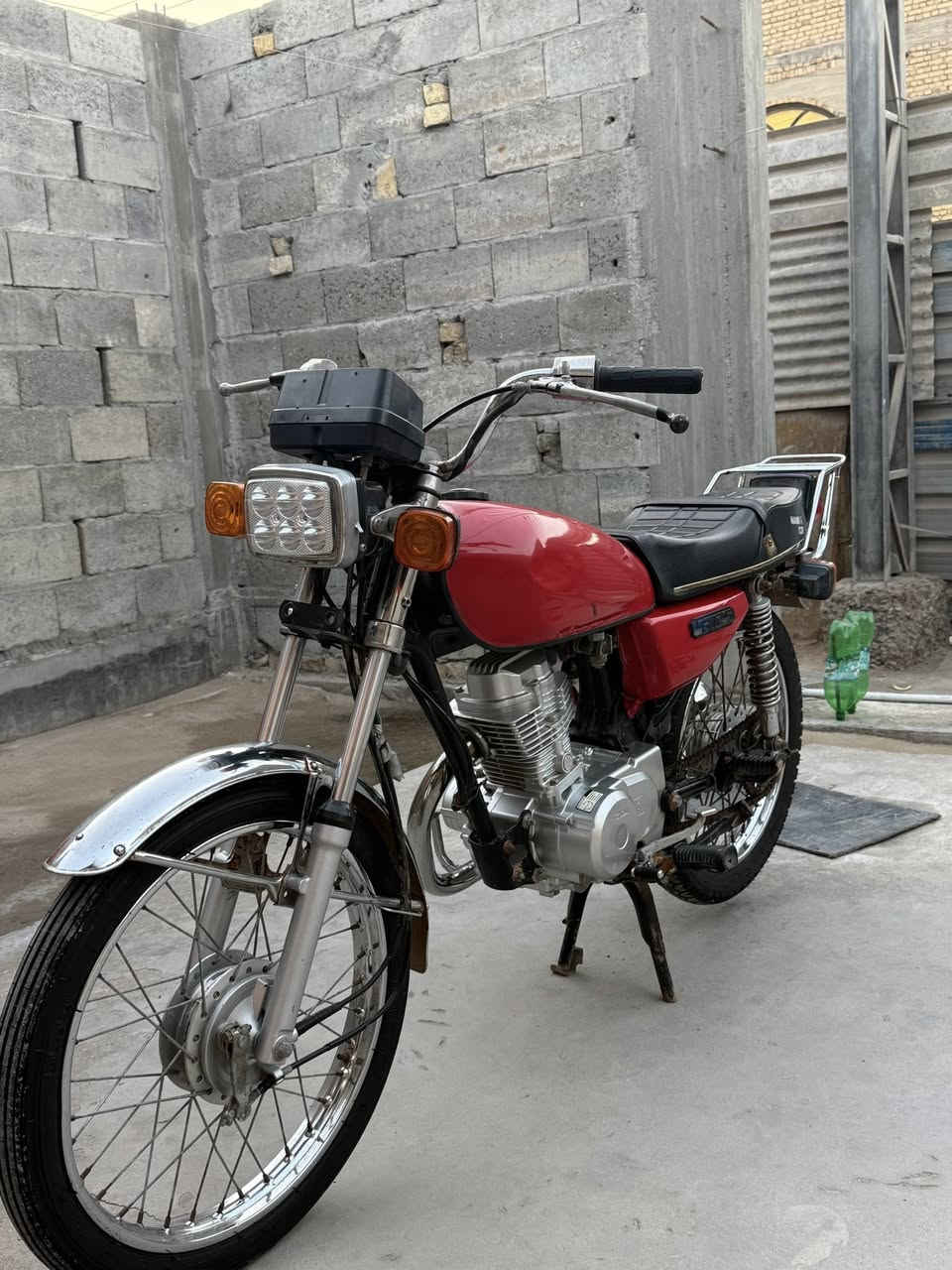 سلام عليكم دراجة رقم وسنوية رقم انكليزي مستلم سنوية باقي بس اللوحات شاصي نامه مديل 15 مكينه مامفتوحة السعر 1500 ***********
