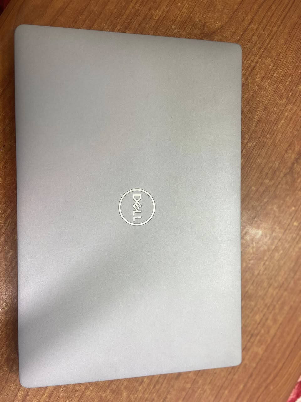 Dell latitude 5420
Core i5-1135 G7 
Ram 8 قابل للتطوير 
Hard 256 قابل للتطوير 

جيل ١١ فئة G7يعني اقوى اداء ب فئة متوسطة 
كيبورد ضوئي +عربي انكليزي نضافة ٩٥٪؜
شاحن تايب سي 
قفل كامرا 
سعر 410 بي مجال بسيط 
***********

