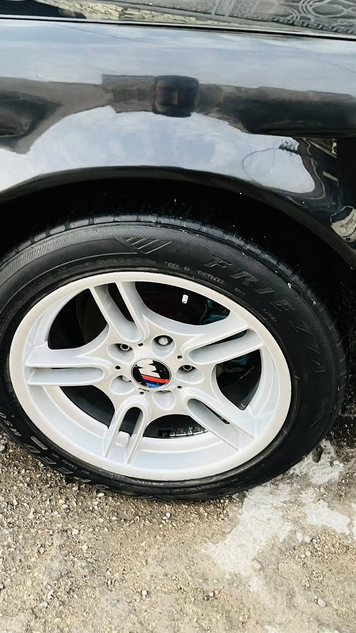 ‎525  BMW مسكر فانوس
موديل91. 
فول M دعاميات مري ويل سبايدر كله حاويه وبلادي
فول مواصفات جاهزه للأخير
كشنات جلد كهرباء كارتير
فتحه سلايت
كير مكينه  كارتون
تبريد ثلج ❄️ 
الحداديه 70/100
بدون ضرر بدون خياس
مروحه كهربائي F01
شاشه أندرويد كامره خلفيه
❌ السياره لونهة البلادي رصاصي رمادي بس اني صبغتهة اسود بس مامشي معامله 
سنويه 2028 ) 
السياره يرادلهة لاستيك شيال صالنصه
السعر 70 وبيهة مجال / ***********
