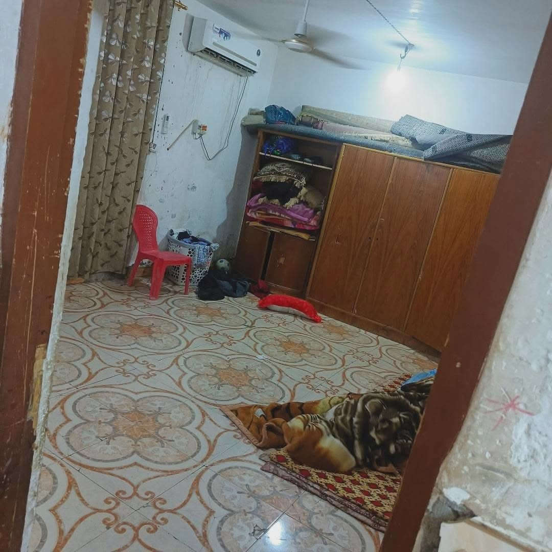 سلام عليكم بيت للبيع مساحة 200
العنوان الديوانية شارع سالم بفرع المدرسه الرساله الأهليه 
الرقم *********** ما متواجد بل فيس متواجد فقط واتساب و رقم 
السعر 120 قابل للنقاش
