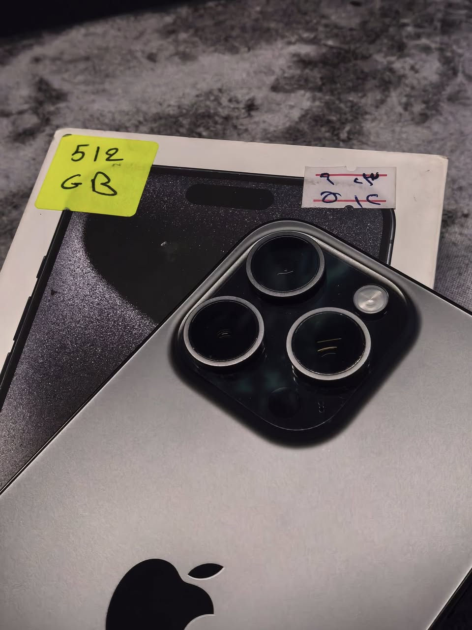 السلام عليكم
ايفون 15 برو ماكس ذاكرة 512 
ضمان ماستر شرق اوسط
لون اسود تيتانيوم
جهاز جداً نظيف نظافة 100%
البطارية 100% 
مكفول من الشخط ومداخل صيانة 
الجهاز على ايدي من اول يوم واستعمال شخصي بسيط 
كل التفاصيل بالصور وميتقارن ويه الاجهزة الي تنعرض 
الجهاز للبيع او المراوس مع 17 برو ماكس او 16 برو ماكس

التواصل : ***********
