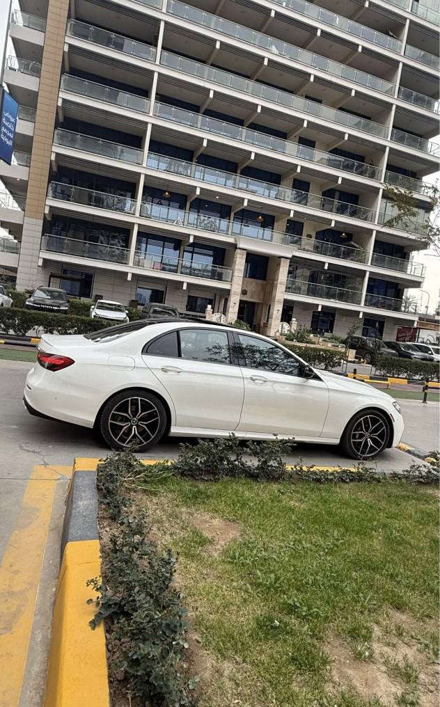 E350 AMG 2021 Night Edition
وارد امريكي 
فول مواصفات 
٥ كاميرا 
جكات ترفع السيارة 
رادار امامي قيادة ذاتية 
داخل اسود 
ماشية 22 الف ميل تقريبا 
بدون ايرباك 
باب خلفي صبغ وهلال جاملغ فقط 
رقم اربيل 
موقع السيارة حاليا (بغداد/المنصور او اليرموك) للتواصل واتساب ***********
*********** أربيل, العراق
