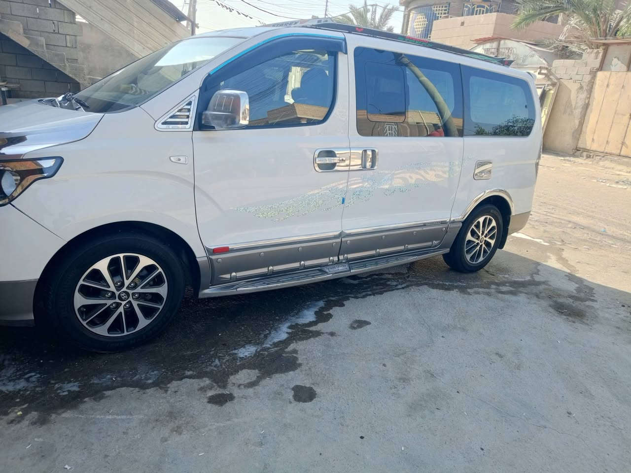 السلام عليكم ستاركس للبيع 2018 اصل معلايه 21 البصره  275 وبيها مجال ***********
