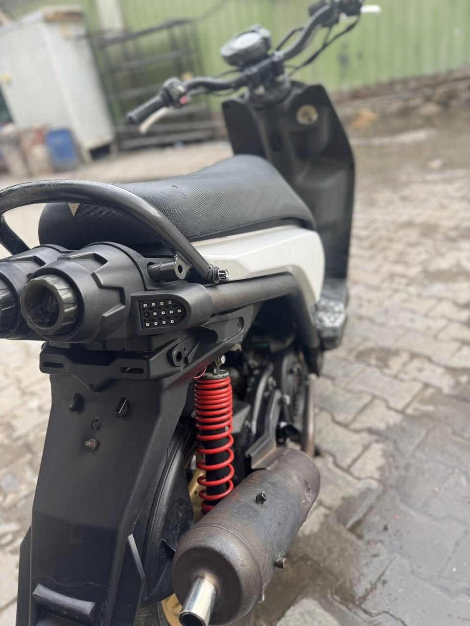 دراجة سكنس جبلي للبيع دراجه مفوله شلعة معدل كلجات رياضي صالنصه رياضي ستيرن عريض رياضي دراجه مابيها اي نقص وكلش نضيفه السعر 1300 وبيها مجال   الاستفسار على هذه الرقم *********** العنوان بغداد شارع الكفاح .
