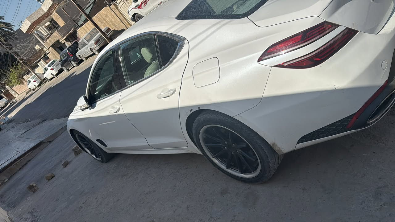 جنسس موديل 2022 
6 سلندر 3.3تون تيربو 
صبغ صفحه عكس السايق و بنيد 
حادث امريكا فقط جاملغ خلفي و باب و الباقي نصبغت اثر طخات
السعر 188 و بيه مجال 
***********
