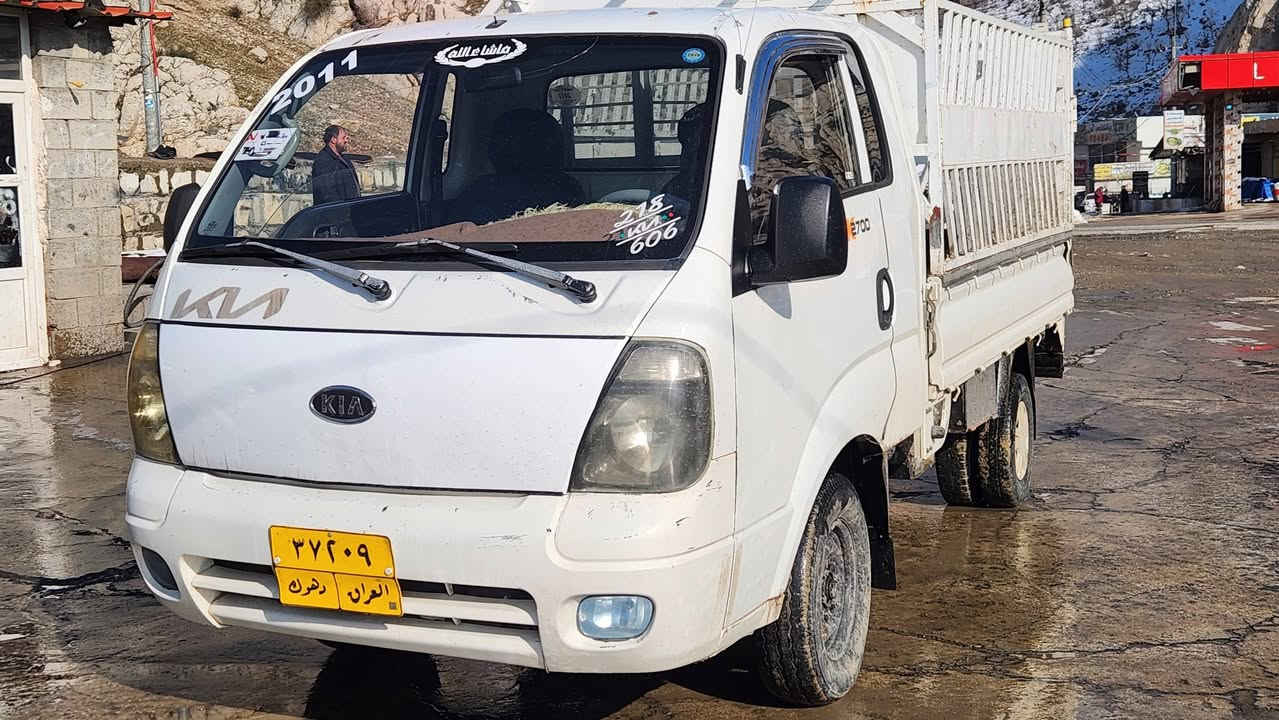 کیا دووتەنی 2700 مودیل 2011 کیرومەکینە شانسی بەشەرت تەنها یەک بستی سبوغە سەنەوی مانگەک بەسەرچویە یک دینار مەسروفی تێدانیە سعری 95وەرەقەیە *********** .

