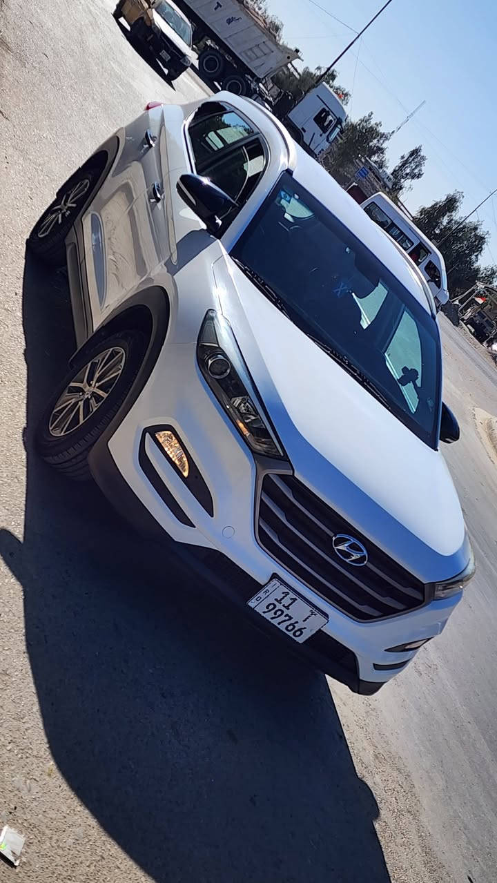 توسان ١٧ خليجي 
مكفوله عامه
رقم بغداد بسامينه 
السعر 155 نهائي 
مكان السياره بغداد السيديه 
*********** متوفر واتساب
