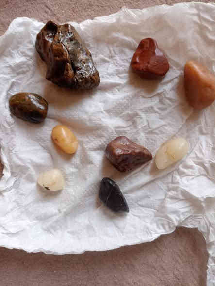 السلام عليكم يوجد حجر هبهاب ودر للبيع المكان الرميثه السماوه ***********
