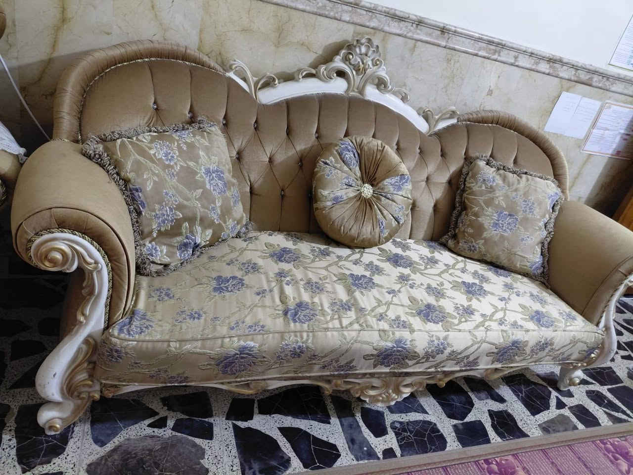 السلام عليكم تخم ملكي بحاله جيدة السعر مناسب


**إذا كنت صاحب هذا الإعلان وتريد حذفه لأي سبب، رجاءا أرسل رسالة إلى الدعم الفني**
