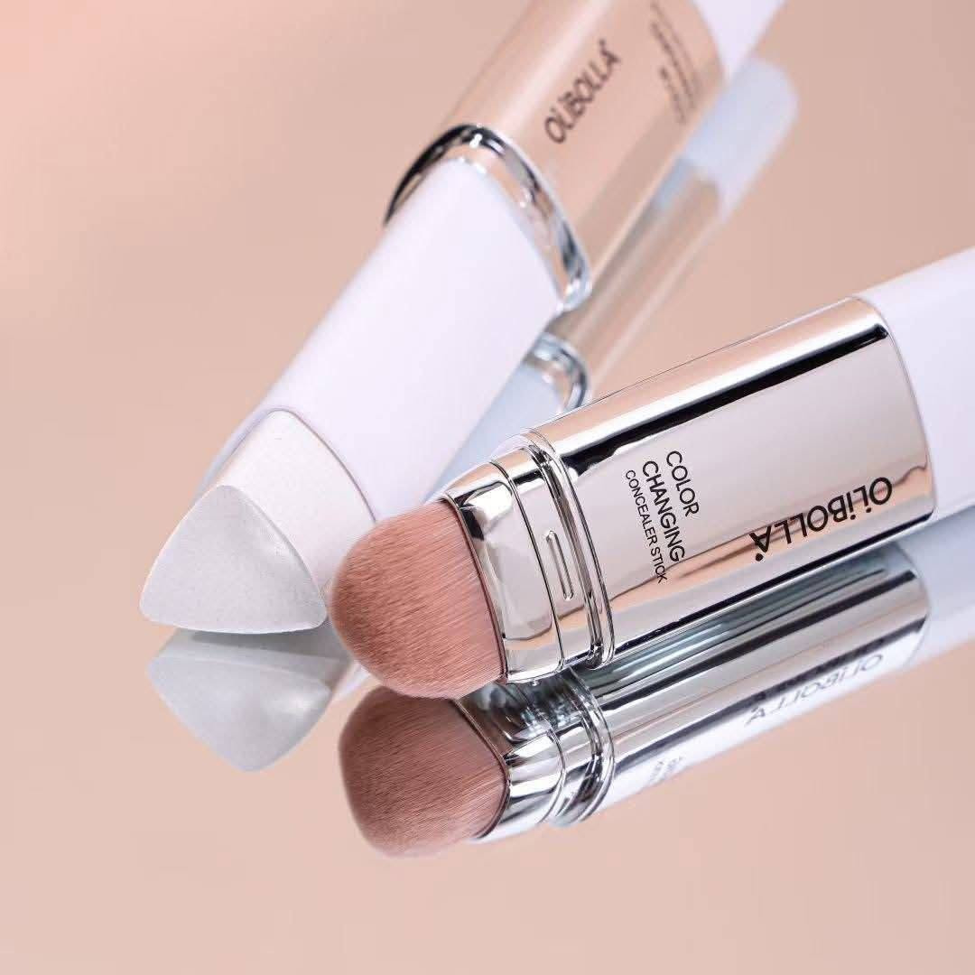 خافي عيوب وكونسيلر أوليبولا 🇰🇷💕
Olibolla Color ChangingConcealer Stick ☆⋆｡𓊆 🎀 𓊇☆⋆｡
 خافي عيوب كوري على شكل ستيك 🫶
يتحول من الأبيض إلى لون بشرتك الطبيعي فور الدمج.
تصميم 2 في 1 يجمع بين قلم الكونسيلر الكريمي وفرشاة دمج ناعمة في أداة واحدة.
يغطي الهالات والشوائب بفعالية، ويحتوي على الكولاجين والنياسيناميد لترطيب البشرة وتوحيد لونها.
مظهر طبيعي (Glass Skin) مع ثبات طويل ومقاومة للتعرق.
متوفر بـ 4 درجات ( 01-02-03-04)

الـتـوصيل لـبغداد 4 وللمحافظات 6
﹏﹏﹏﹏﹏﹏˚ 𓇼𓈒𓏸🎅🏻⋆⭒˚♥𓇼𓈒
أذا زبون طلب منتج ثاني وياة سعرة عابر 10 يصير خصم :


**إذا كنت صاحب هذا الإعلان وتريد حذفه لأي سبب، رجاءا أرسل رسالة إلى الدعم الفني**