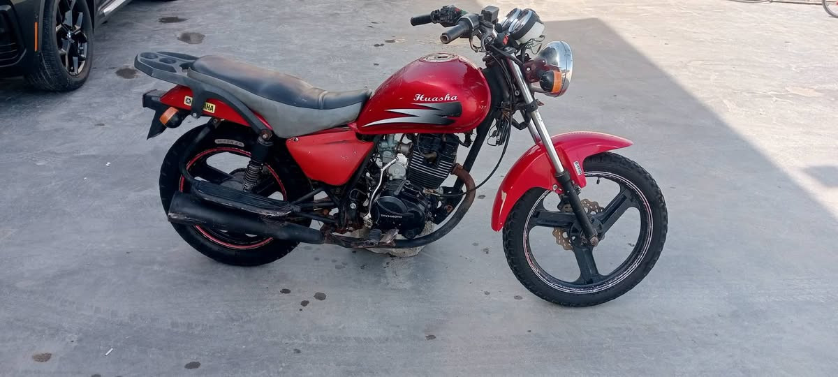 سلام عليكم دراجه اوراق أصولي  للبيع  موديل 2014  سعر 650 وبيه مجال
***********
