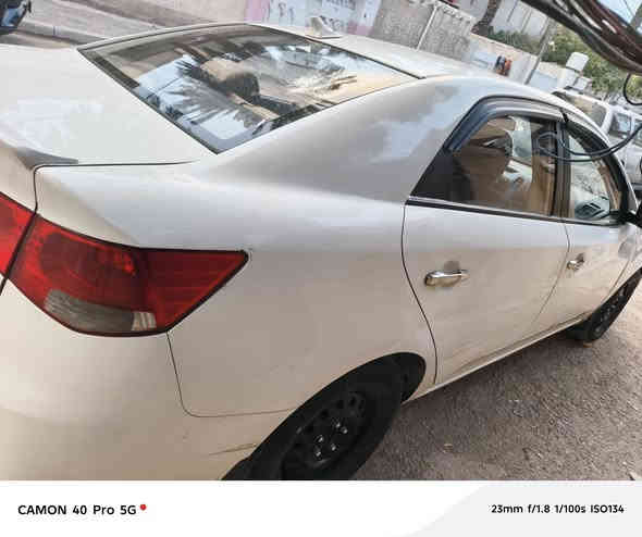 السلام عليكم فورتي ٢٠١٣ بيهة الغد بصف السايق واصل الشاصي وبيهة كم قطعة صبغ اني ابيع حزام محرك ١٦٠٠جي تي اي *********** السعر ٧٤وبيهة مجال قليل
