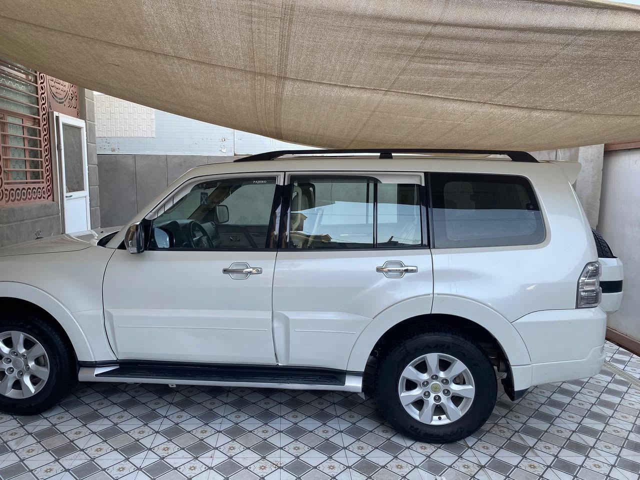 السلام عليكم سياره للبيع بايجيروحبتور موديل 2010مكفول العداد152 قابل الزياده بصمه تشغيل عن بعد  واطفاء عن بعد مواصفات الحبتور متواجد على الفيس او الوات ساب ***********
