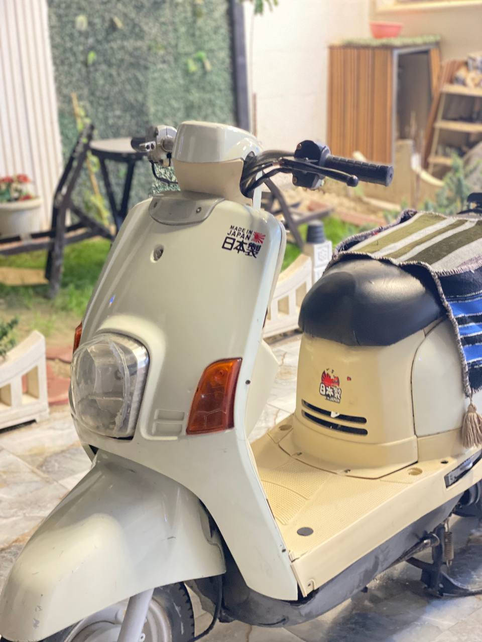 سلام عليكم👋🏻
بوليس للبيع🫵🏻 
ب ٧٠٠ بيه مجال حك الجيه داخل كريمي
مكينه مامفتوحه ماممدوده عليه سبانه دراجه شوفت عينك 
جديده ومامتعبه من العياده للبيت 😅 
مكاني حله شارع 80 
رقم الواتساب ***********
