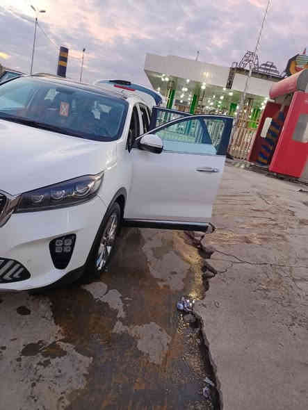 السلام عليكم اخوان
سورنتو خليج ٢٠١٩ شكل ٢٠٢٠ فول مواصفات بونوراما ٣ قطع تبريد كشافات حساسات محرك و كير كفاله عامه تبريد تدفئه ويه الاسويج ترايك وين ما يعجبك رقمها بغداد 

بيها بارد اربع اصابع جاملغ الخلفي من جهه السائق
السعر ٢٧٠
موقعها ناحيه الرشيد 

***********
