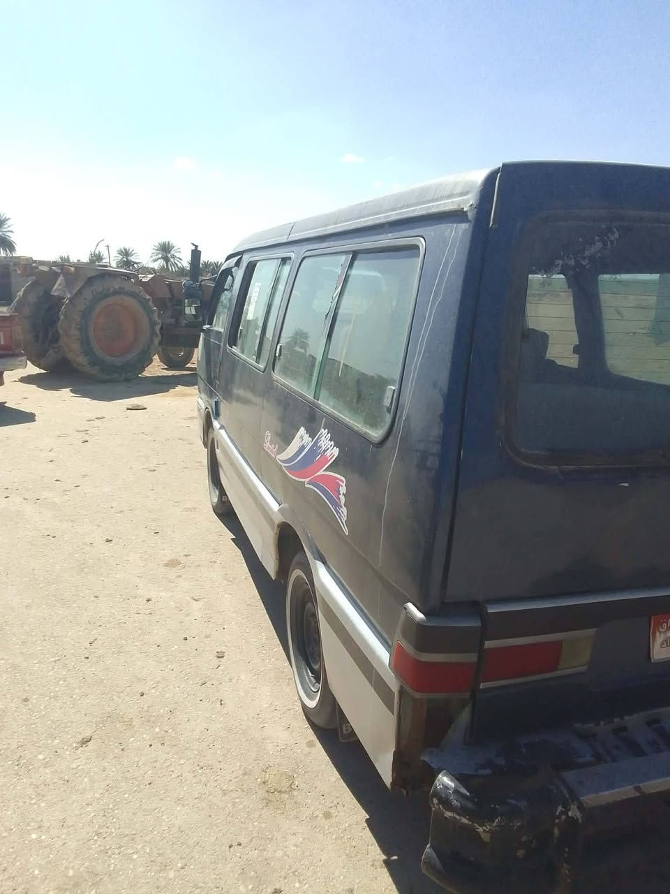 سلام عليكم  كيه بسته موديل 95 رقم بغداد سنويه صاقطه تجديد وتحويل عليه جاهزه من كلشي معمره جديد كير محرك مكفولات سعر 25 وبيه مجال مكانه ديالئ المقداديه هذا رقمي *********** بيع
