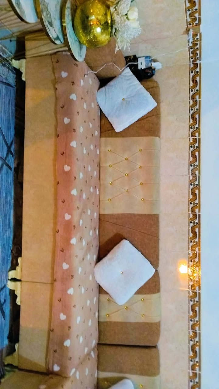 ديوان ٨ نفرات اخووو جديد نضافه ١٠٠٪ شغل تفصال ثكيل
مزاد مهدي خانقيني

خانقين محطه خلف مركز شرطه ازادي

***********
