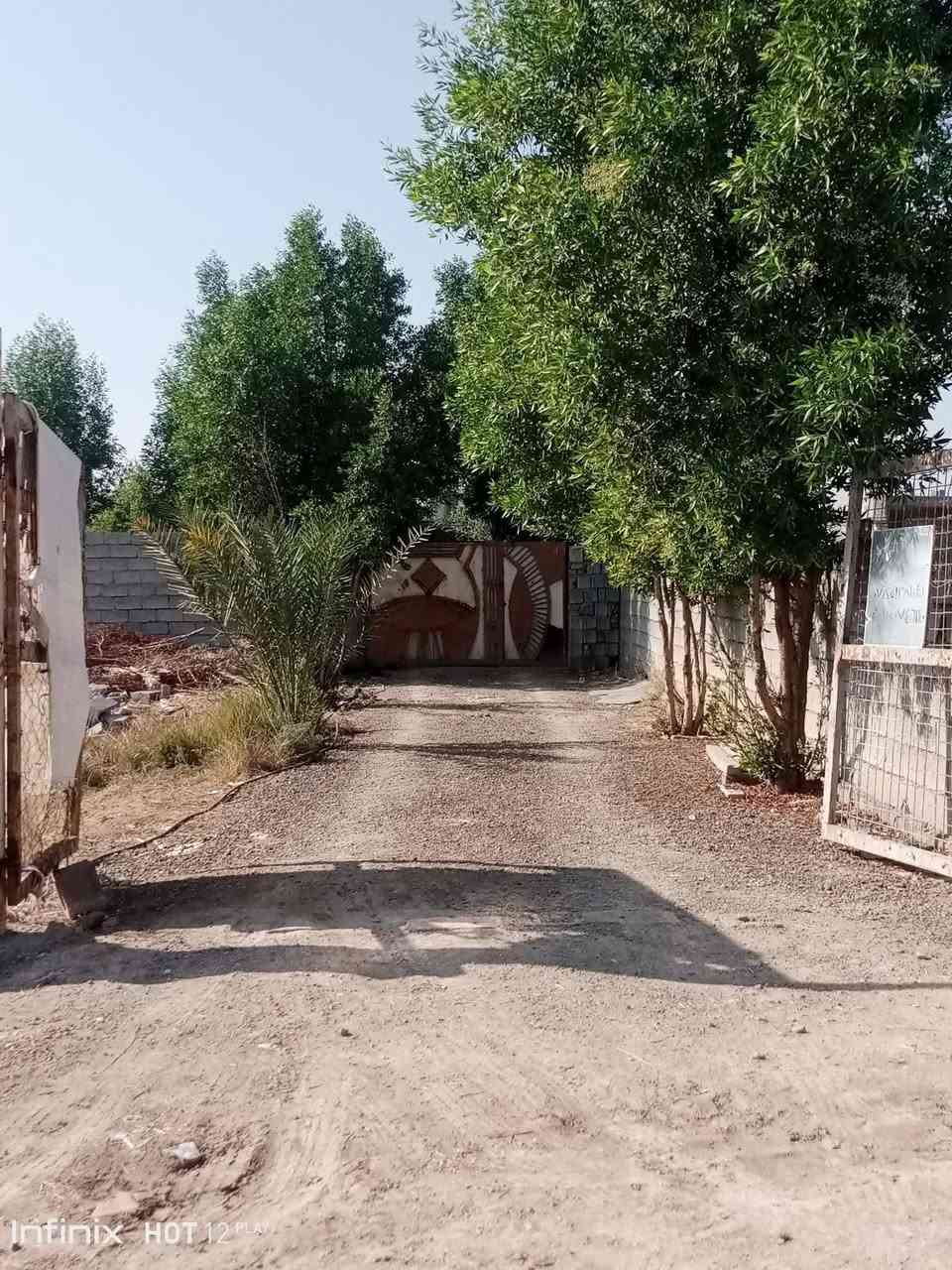 سلام عليكم
نشكر صاحب الكروب على الموافقه 

دار للبيع 
مساحه 930 متر 
يتكون من استقبال وصاله وغرف نوم 3 وصحيات داخليه
سقف البيت سندويج 
رقم الهاتف ***********
سعر 50
للستفسار اتصال على رقم
 العنوان بغداد حسينيه المعامل سياحي منطقه حي الجوادين 
المنطقه كلها راح تتبلط تم قص الفرع بل كامل
