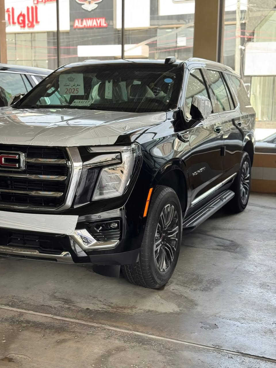 🧿معرض الملك لتجاره السيارات 🧿 

 🔥دخول جديد جي ام سي يوكن SLT الفيشين بلاك ادشن🔥

                 🔥موديل 2025 الاصدار الجديد🔥

🔹النوع : جي ام سي يوكن 
🔹الفئه : SLT الفيشين بلاك دشن الاصدار الجديد 
🔹فول كامل الموصفات   
 🔹موديل :2025
🔹بصمة تشغيل 
🔹تشغيل عن بعد 
🔹عداد الكتروني 
🔹شاشة كبيره 
🔹كامرات عداد 4
🔹ثلاجه 
🔹جلد 
🔹تبريد كشنات 
🔹تدفئه كشنات 
🔹رادارت 360 
🔹كرسي  رجاج
🔥🔥ضمان وكاله المنصور 🔥🔥
باقي الموصفات المعروفه SLT الفيشين 
مرقم كامل بغداد 

         🔥يوجد بيع وشراء وامراوس بجميع السيارات🔥

========================
للاستفسار اكثر عن تفاصيل السيارة يرجى مراسلة صفحتنا على فيس بوك او الاتصال بالمعرض  مباشرة عن طريق الارقام الخاصة بالمعرض :
***********
***********
العنوان 🚙_ بغداد _ النهضه _الفرع الثالث_ فرع المصرف
