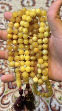 كهرب كلينكرادي شجري قديم ماخذ لون خامه جميله جداً وزن المسباحين ١١٠ غر...