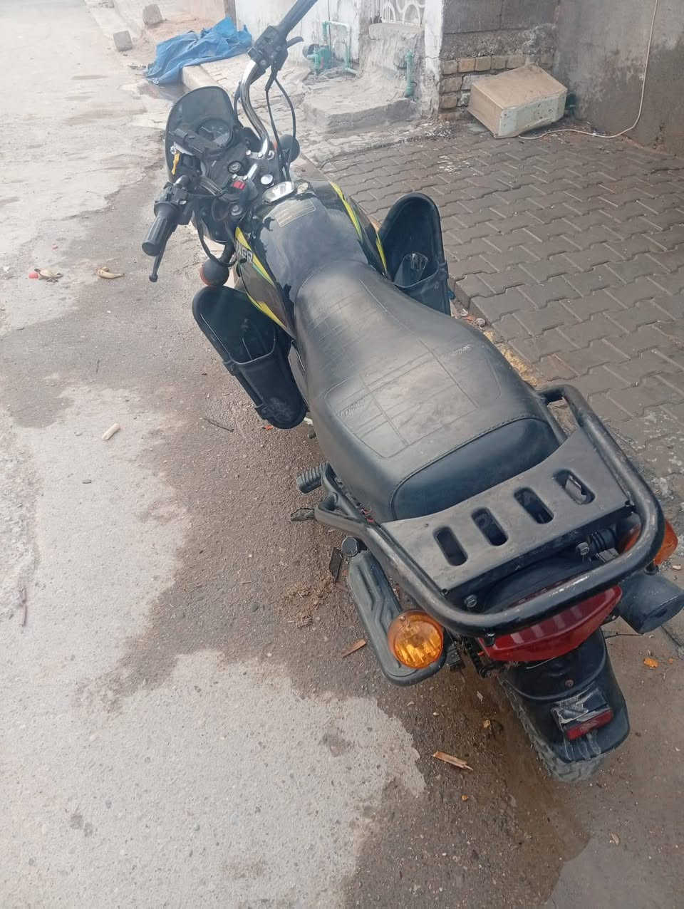 السلام عليكم بوكسر 2021
مرقمه بغداد  اصوليه وكبل تحويل ثاني يوم مكفوله من كلشي السعر مليون و800 وبيه مجال بسيط
للاتصال ***********
