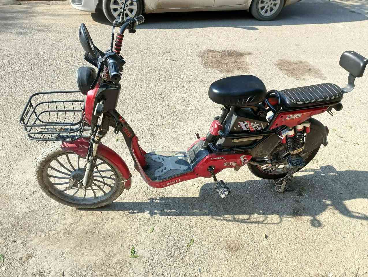 دراجة شحن 5 بطاريات، مع شاحنه
المرايات مكسورة + البايدر بيه عواج+ السله مابيها قبق

225 الف
***********
بعقوبة / التحرير
