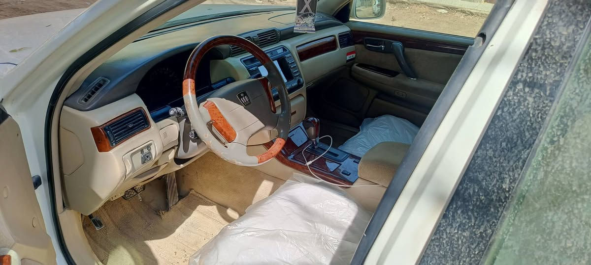 السلام عليكم 
ملكه 2000 دكمتين
رقم كركوك  قرار 102 واصل للكمرك تنطي ب نجف كتابه موجود 
سياره مكفوله من كص 
مكينه ففيتي ستوني شاده
سياره جاهزه ما بيه نقص مكاني النجف سعرها 73
***********
